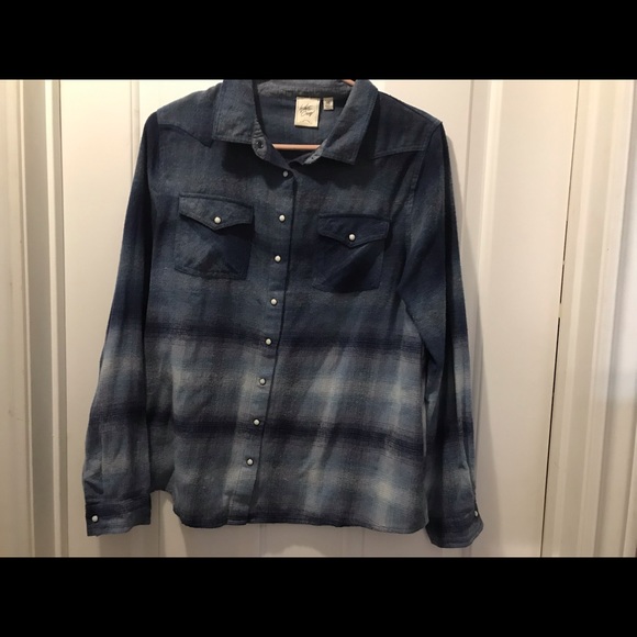Ombré Flannel Shirt - Picture 4 of 6